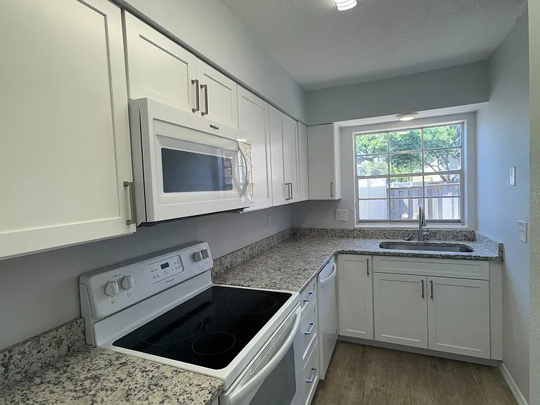2200 S Palmetto Ave #D5 — Photo 1