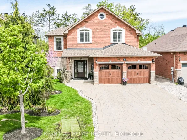 26 Stapleton Pl, Barrie, ON L4N 5Z3