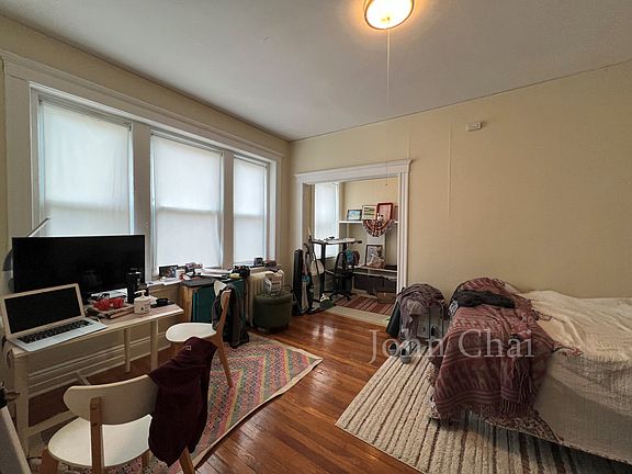 4th image of 225 Kelton St APT 16