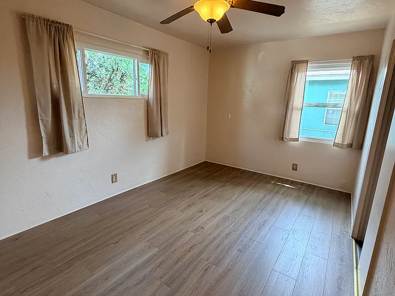 3007 Truman St NE — Photo 8