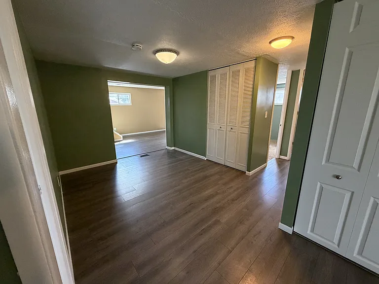 6475 Sandfield Dr — Photo 8
