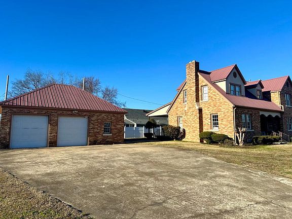 2nd image of 403 1st Ave