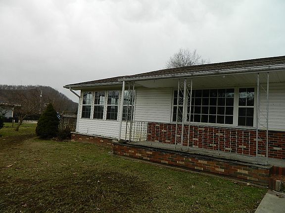 4th image of 4483 Woodland Ave