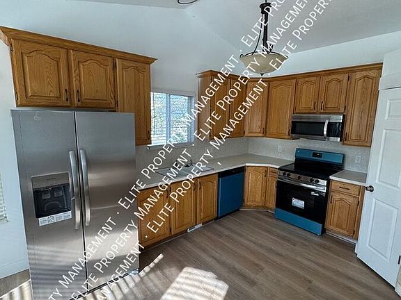 3rd image of 14072 S Lewiston Peak Dr