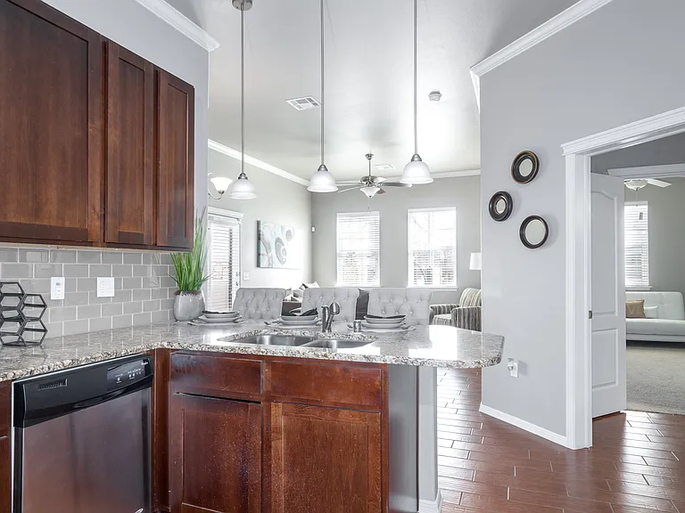 Bella Estancias Apartment Homes — Photo 39