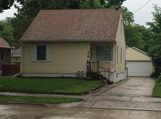 916 11th Ave NE, Rochester, MN 55906