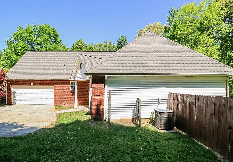 388 Jasmine Dr