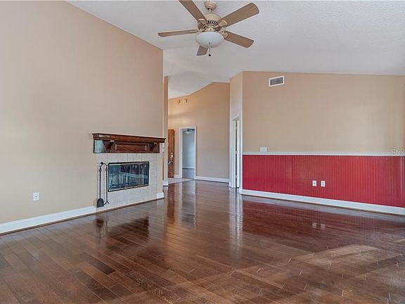 3rd image of 36 Saint Kitts Cir