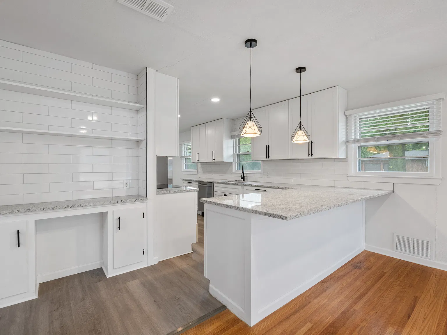 3 bed, 2006 sqft, $2,095 — Photo 3