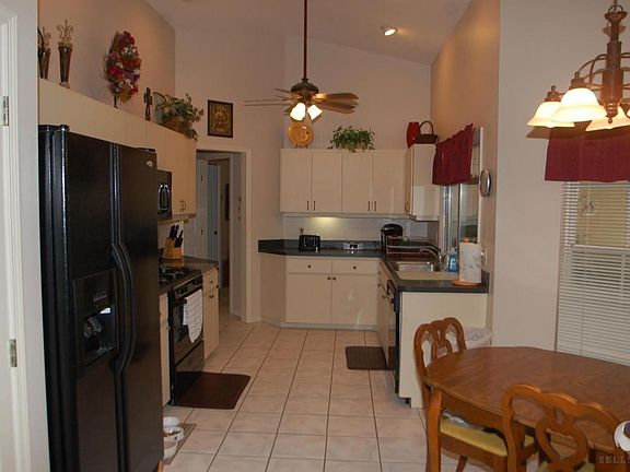 5145 SE 41 Ave kitchen