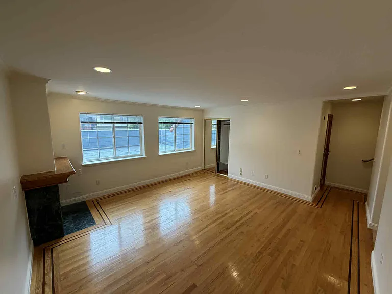 322 18th Ave — Photo 2