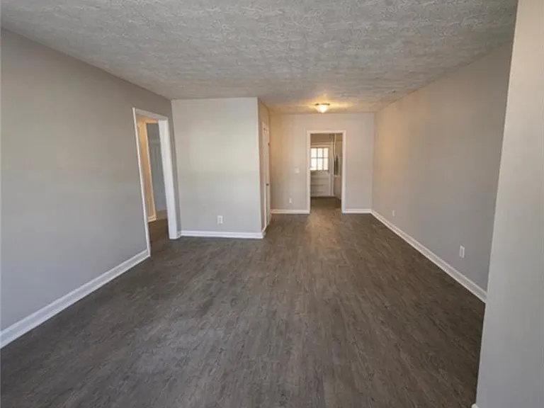 848 Wilson Cir SW — Photo 3