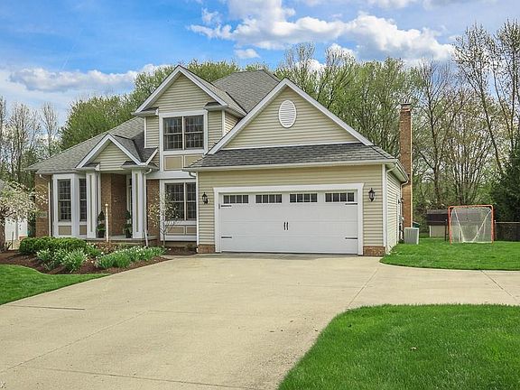3rd image of 10050 Brookfield Dr