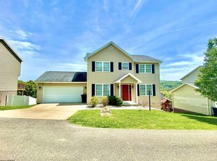 124 Summits Rdg, Morgantown, WV 26508