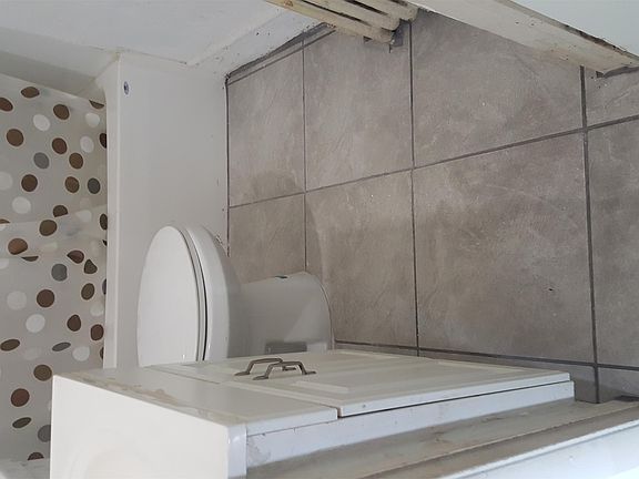B3 second floor, tiles in kitchen + bathroom brand new