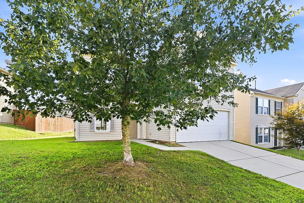4 bed, 2.5 bath, 2057 sqft, $1,985 — Photo 4