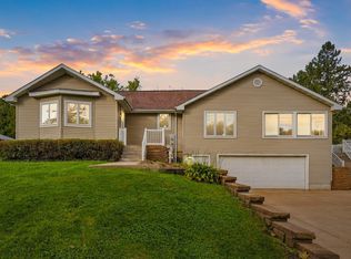 2395 Radford Rd, Dubuque, IA 52002