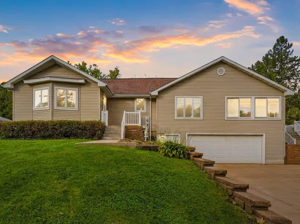 2395 Radford Rd, Dubuque, IA 52002