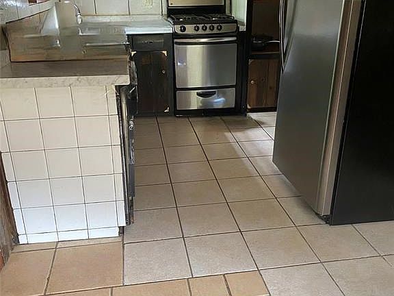 4th image of 1317 Woodcrest Dr