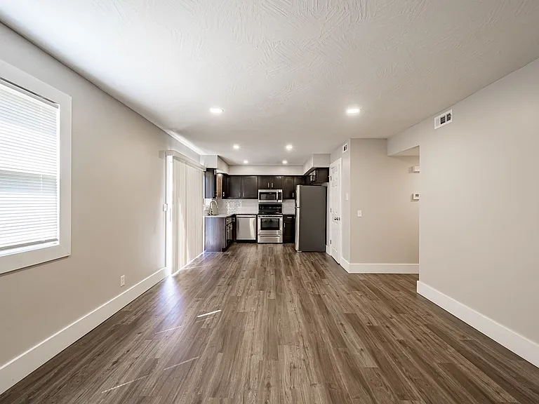 Montclair Point Condominiums — Photo 19