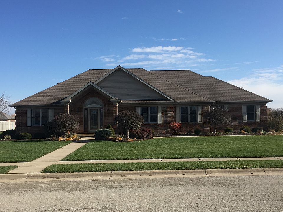 1st image of 296 Lakewood Dr