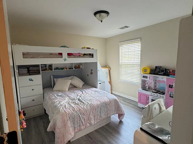524 Fort Lee Ct — Photo 12