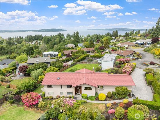 916 Kari Lane, Steilacoom, WA 98388