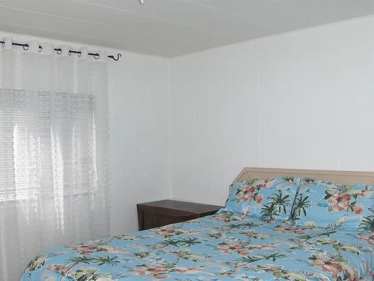 8039 Eastern Circle Dr — Photo 7