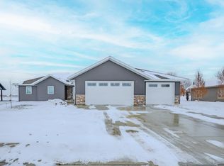 114 Par Ln, Sibley, IA 51249