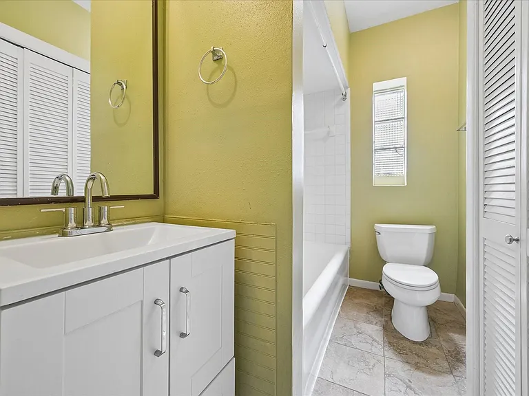 1719 Harold St — Photo 13
