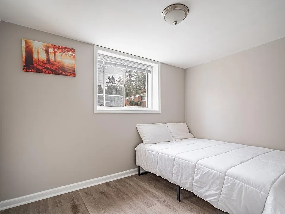 Pineglen Dr