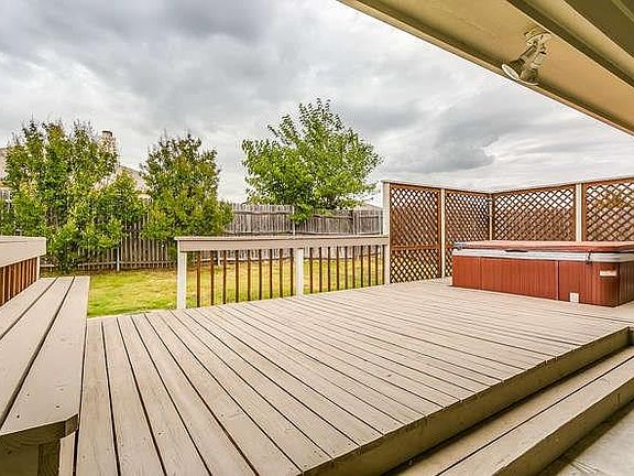 5th image of 1020 Carlin Ln