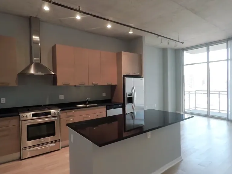 1136 S Delano Ct W #518 — Photo 2