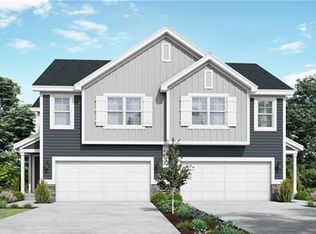 3718 SW Knoxville Ct, Lees Summit, MO 64082