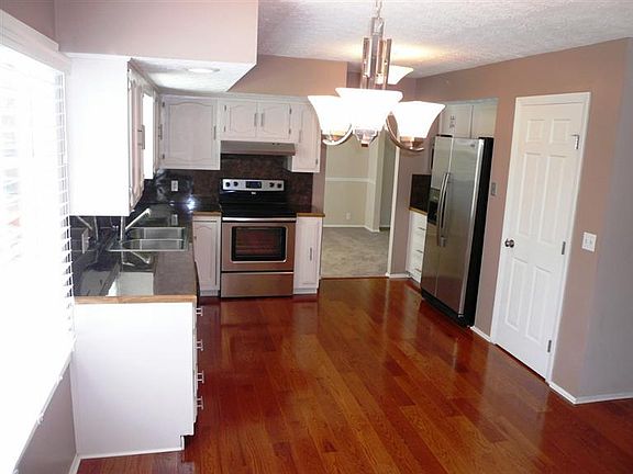 4th image of 11354 Pomo Ct
