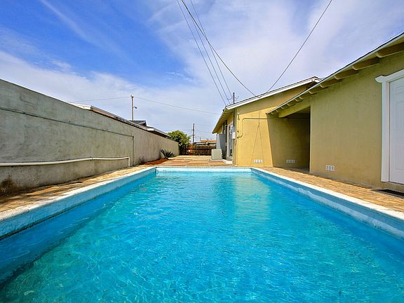 4th image of 22431 Caroldale Ave