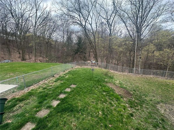 924 Old Hills Rd, McKeesport, PA 15135