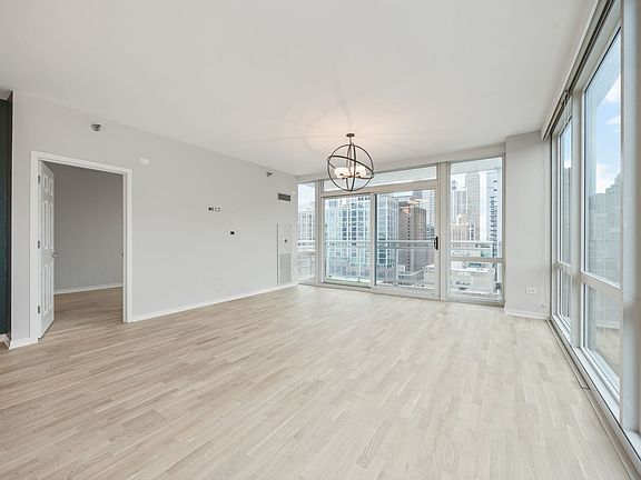 5th image of 757 N Orleans St #1106