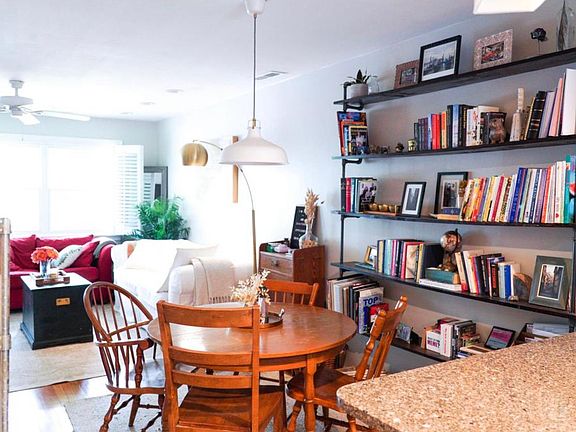 3rd image of 2116 Parkway Dr APT A
