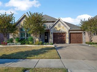 1135 Blue Lake Blvd, Arlington, TX 76005