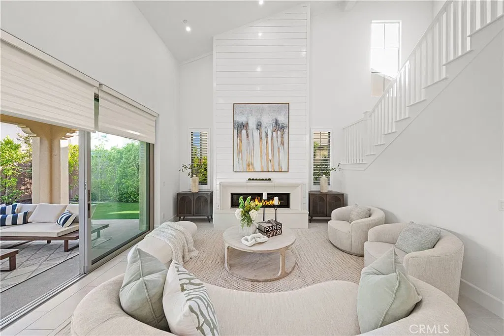 4 bed, 4.5 bath, 3320 sqft, $9,000 — Photo 4