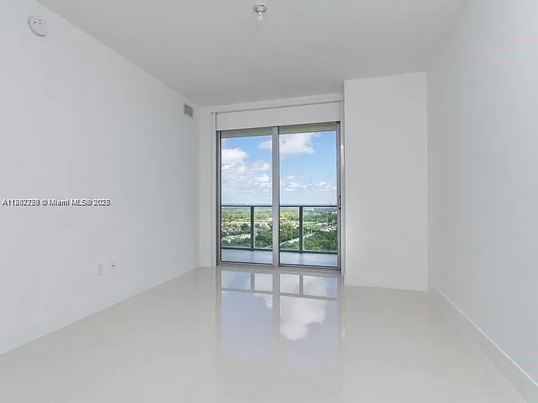 16385 Biscayne Blvd #2103 — Photo 10