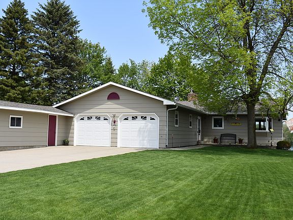 3rd image of 1204 Maple Dr SE