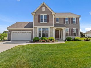 603 Prairie Hill Ave, Mukwonago, WI 53149