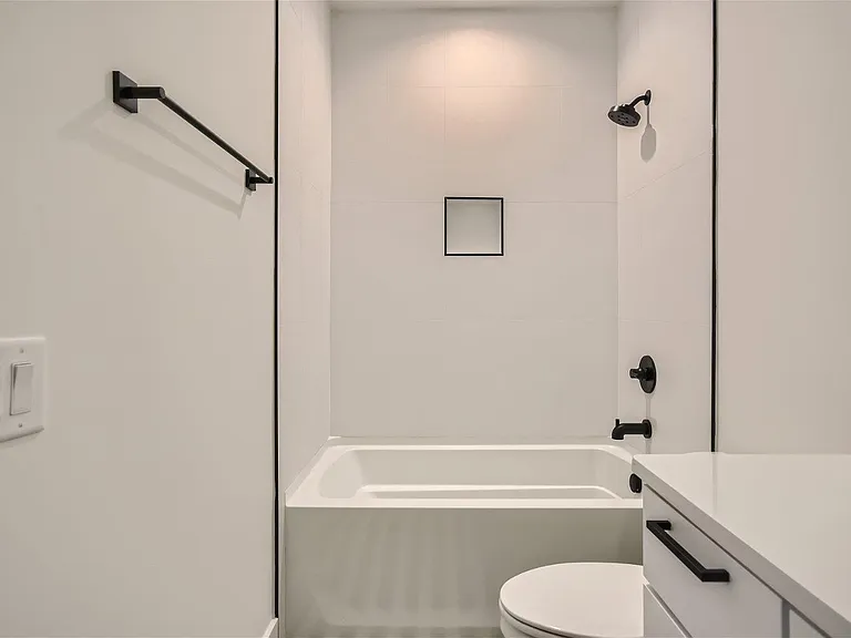 401 Serenity Ln — Photo 21