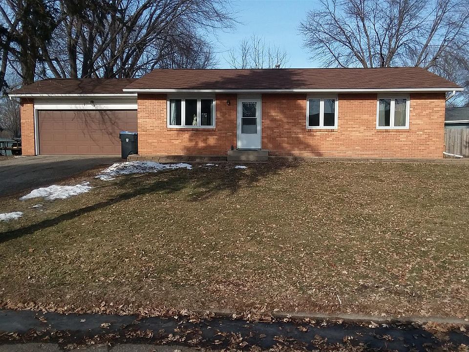 1st image of 16 Camelot Ln