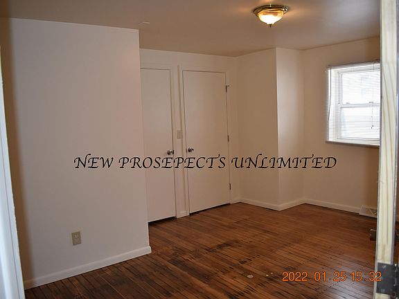 Large Bedroom with closet and washer/dryer hook-up