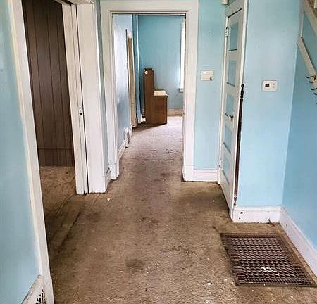 2nd image of 1828 6th Ave