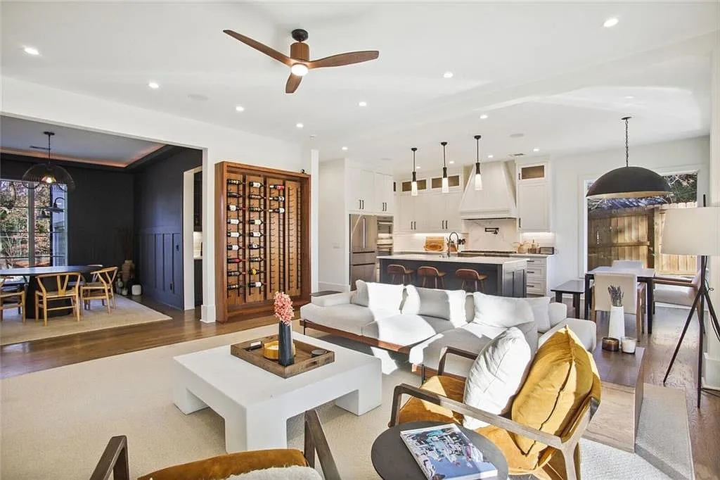 6 bed, 5.0 bath, 3924 sqft, $13,500 — Photo 4