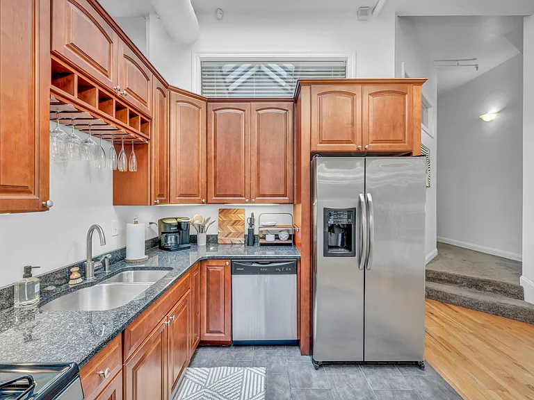 2042 E 4th St #600 — Photo 21